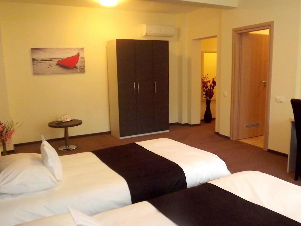 West Plaza Residence Bucareste Quarto foto
