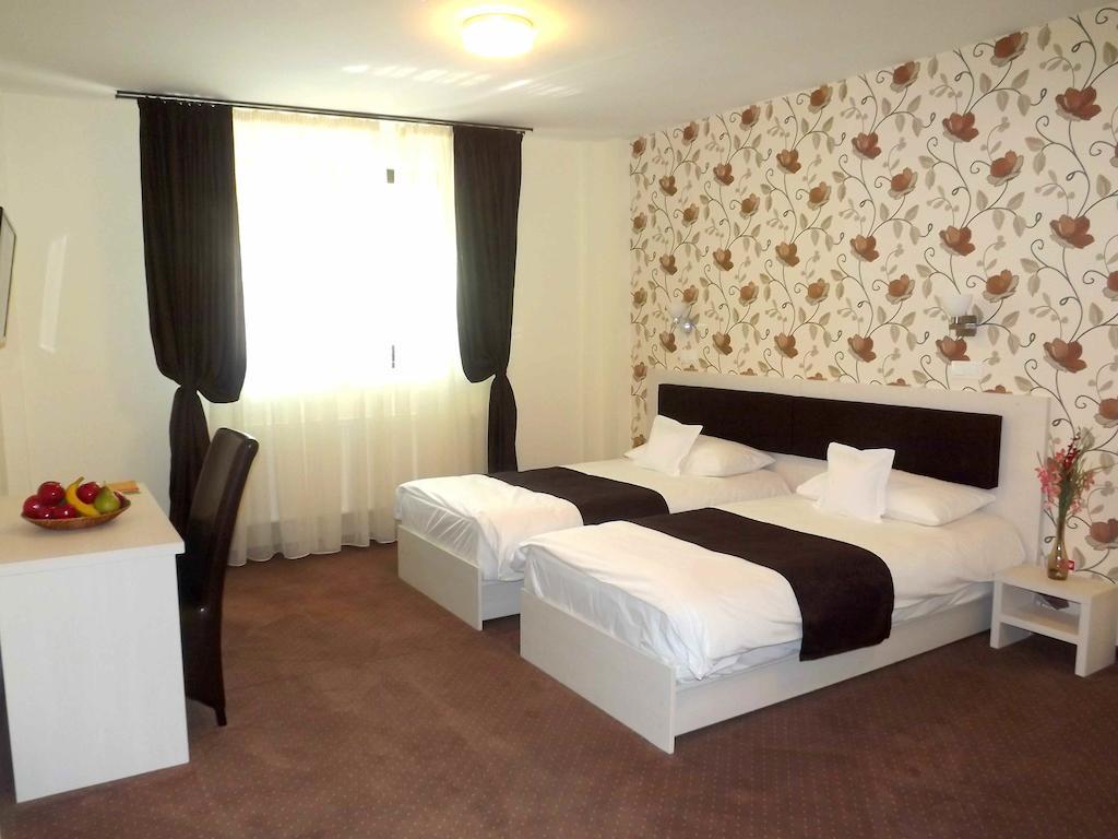 West Plaza Residence Bucareste Quarto foto